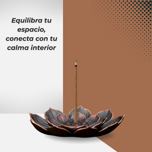 Soporte de incienso de metal en forma de flor de loto para relajación y meditación.